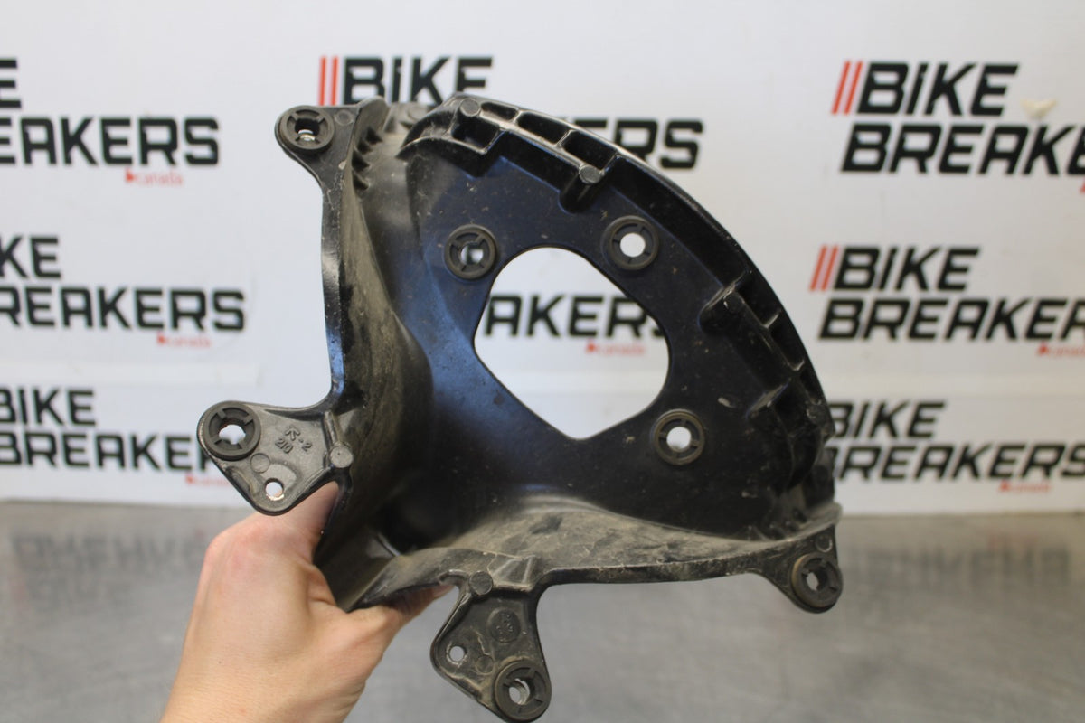 05 YAMAHA YZF R6 UPPER FAIRING MIRROR GAUGES STAY BRACKET BB894
