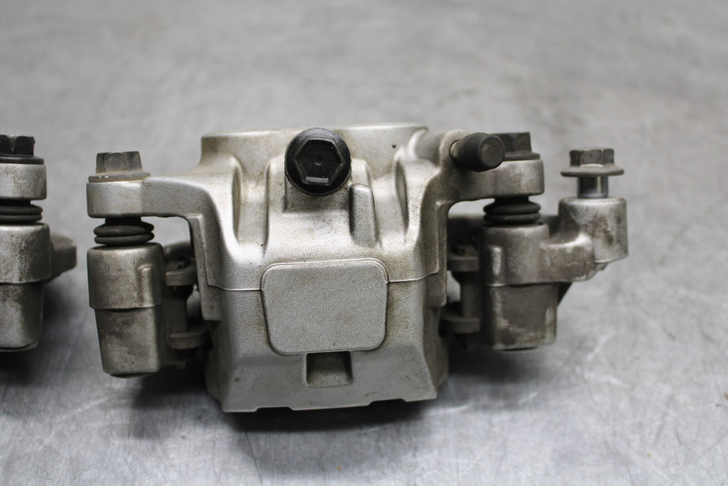 14-15 YAMAHA V STAR 1300 XVS1300CT TOURER FRONT BRAKE CALIPER SET BB722