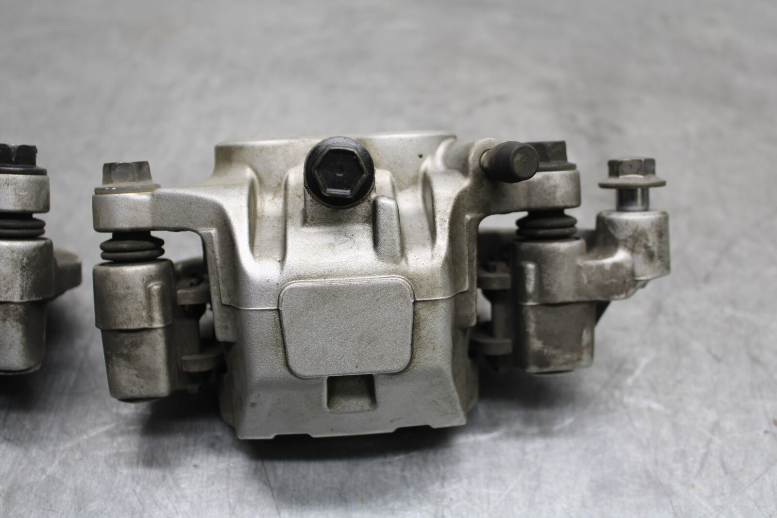 14-15 YAMAHA V STAR 1300 XVS1300CT TOURER FRONT BRAKE CALIPER SET BB722