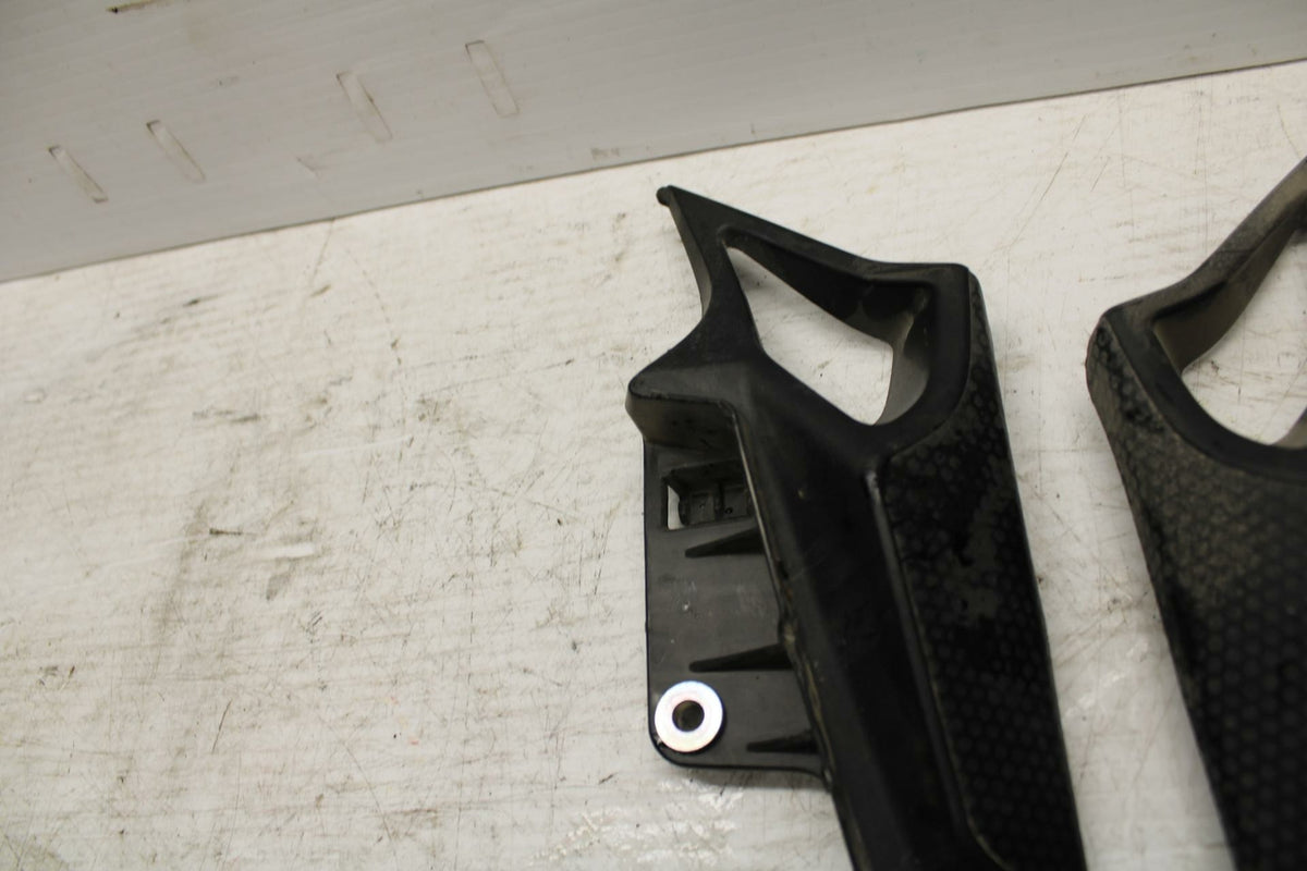 09 YAMAHA FZ6 MID UPPER SIDE FAIRING COWL BRACKET BB295