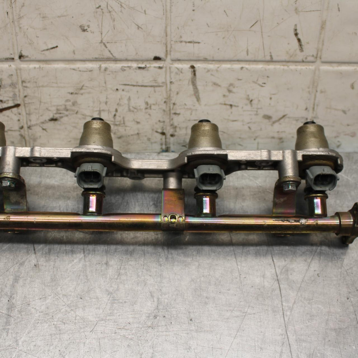 2006 Honda CBR600RR SECONDARY FUEL INJECTORS TOP AIRBOX GAS RAIL BB63