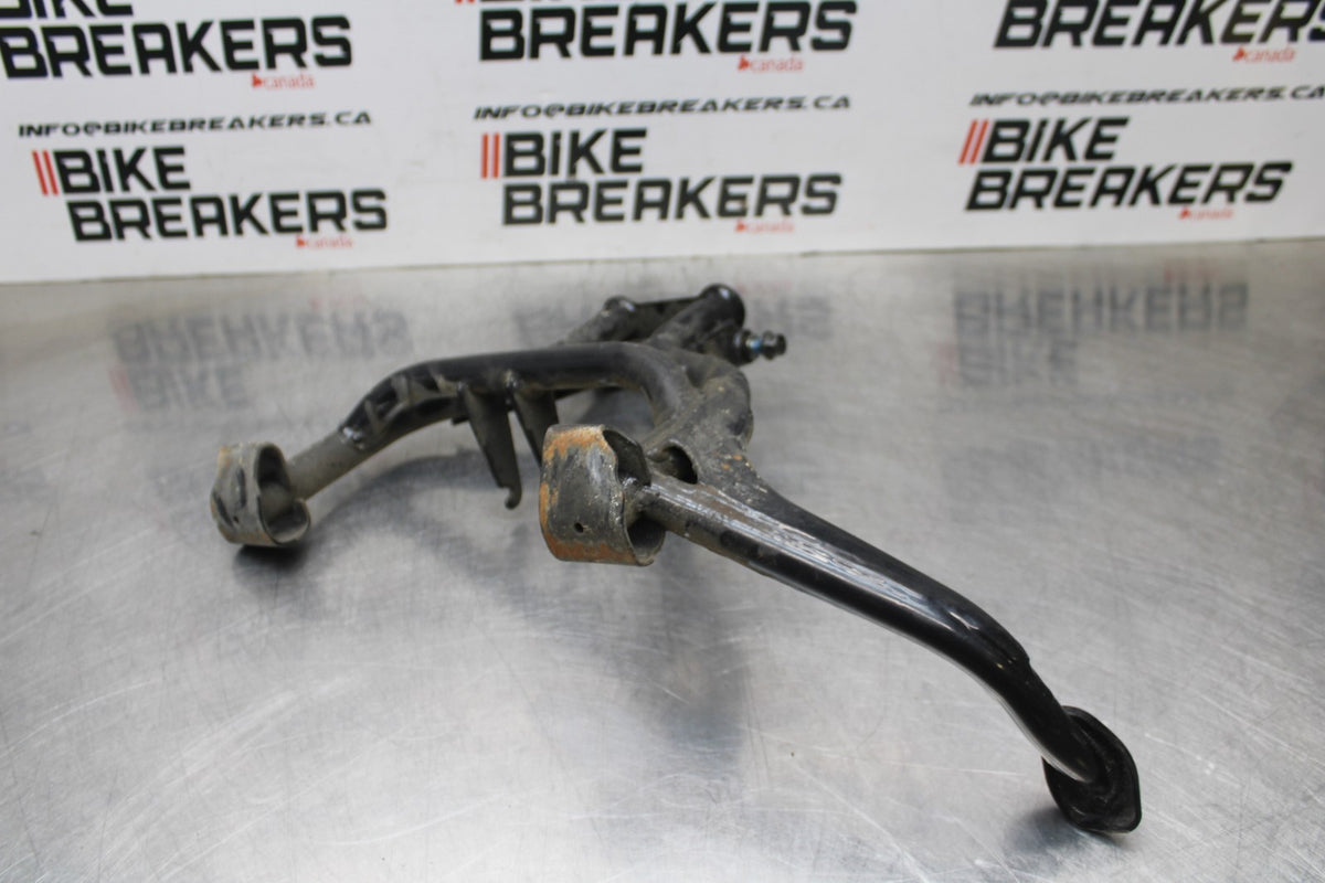 15 SUZUKI GW250F CENTER MAIN STAND BB789