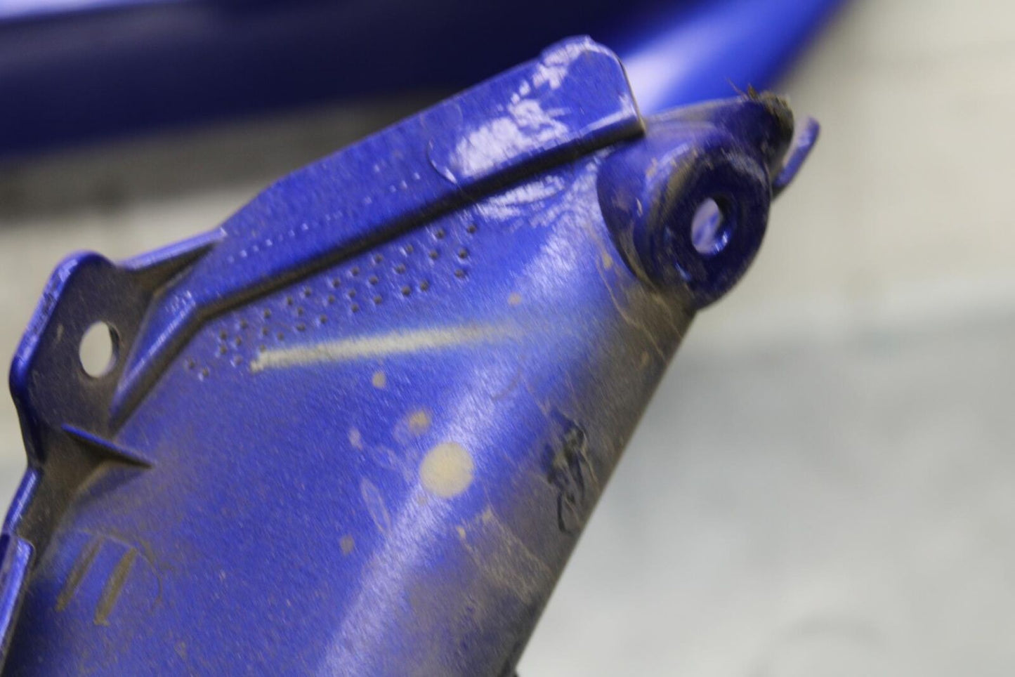2006 Yamaha YZF R6 LEFT RIGHT PAIR MID UPPER SIDE FAIRING COWL PLASTIC BB560