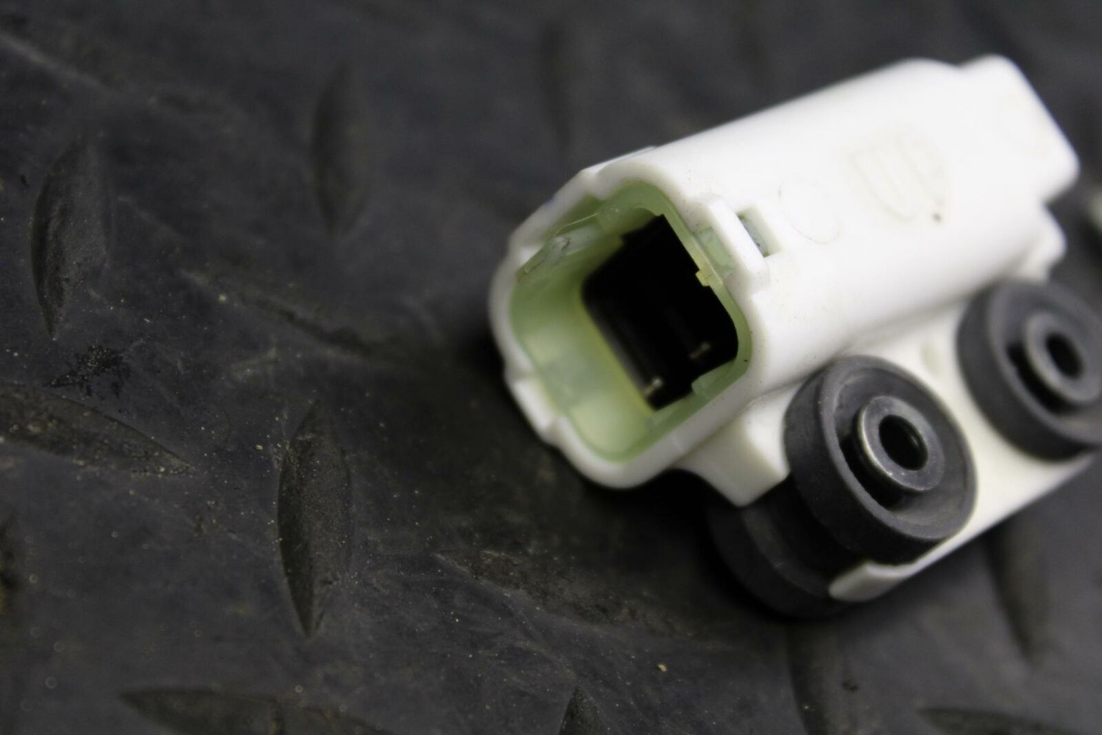 19 YAMAHA YZF R3 TIP OVER BANK ANGLE CRASH SENSOR SWITCH  BB177