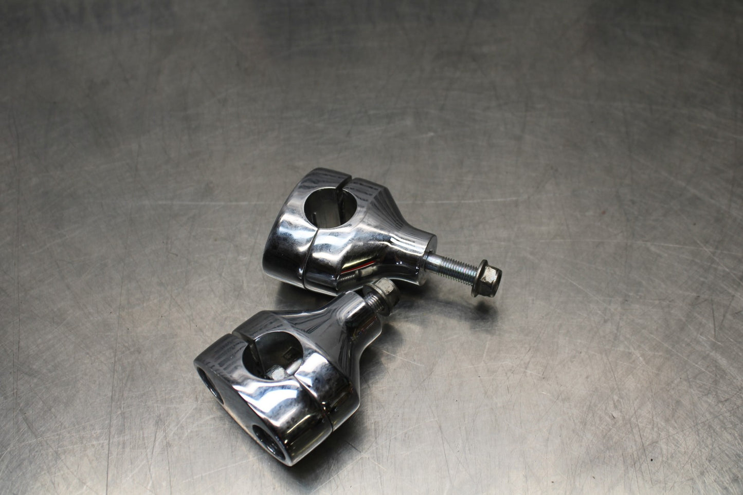 08 KAWASAKI VULCAN 900 HANDLEBAR RISERS BB184