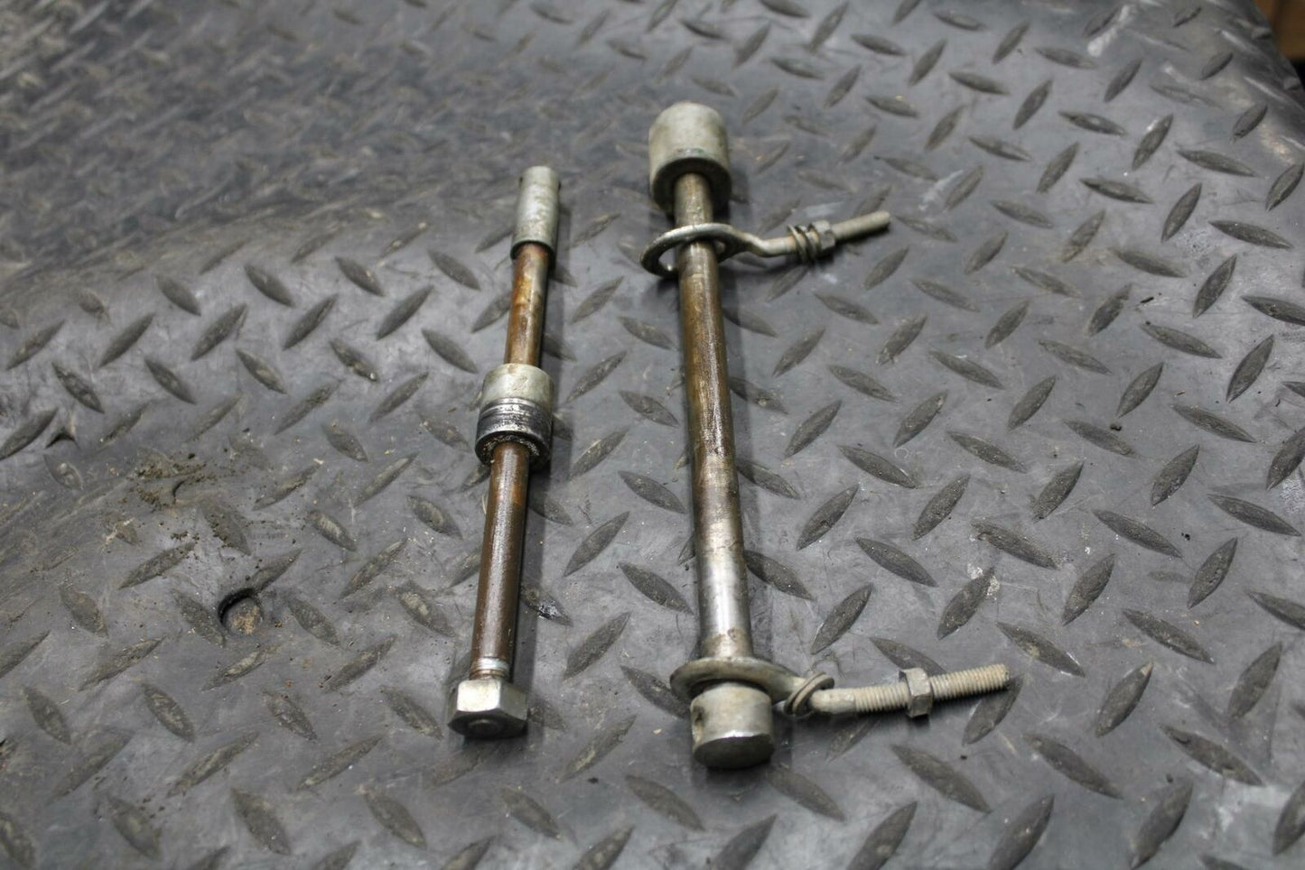 71 YAMAHA L5 FRONT REAR WHEEL RIM AXLE PIVOT BOLT SET BB230