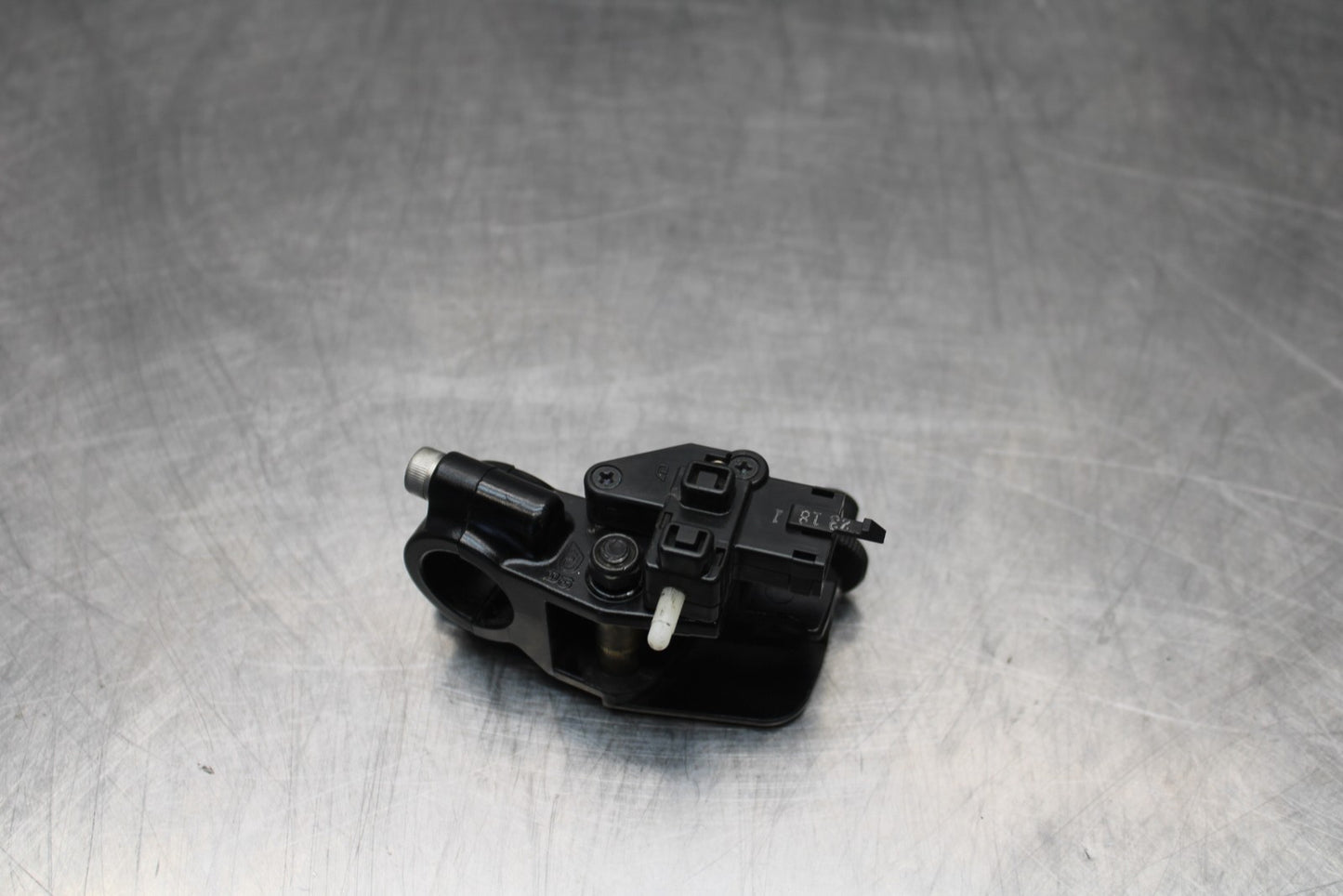 21-23 KAWASAKI NINJA ZX6R CLUTCH LEVER PERCH MOUNT BRACKET BB179