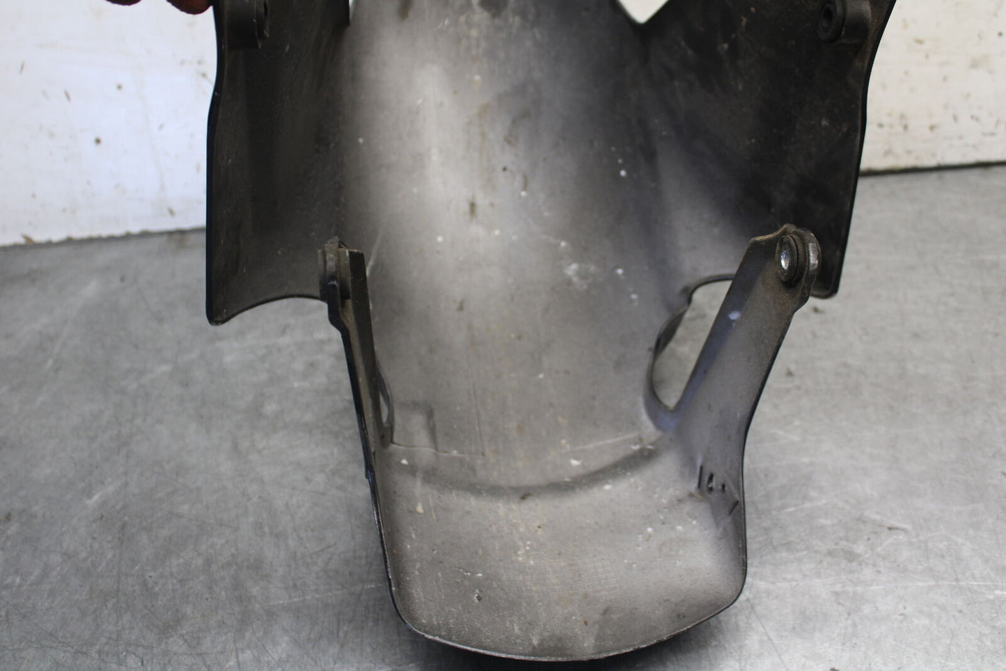 05-06 HONDA CBR600RR FRONT WHEEL FENDER COWL FAIRING  BB689