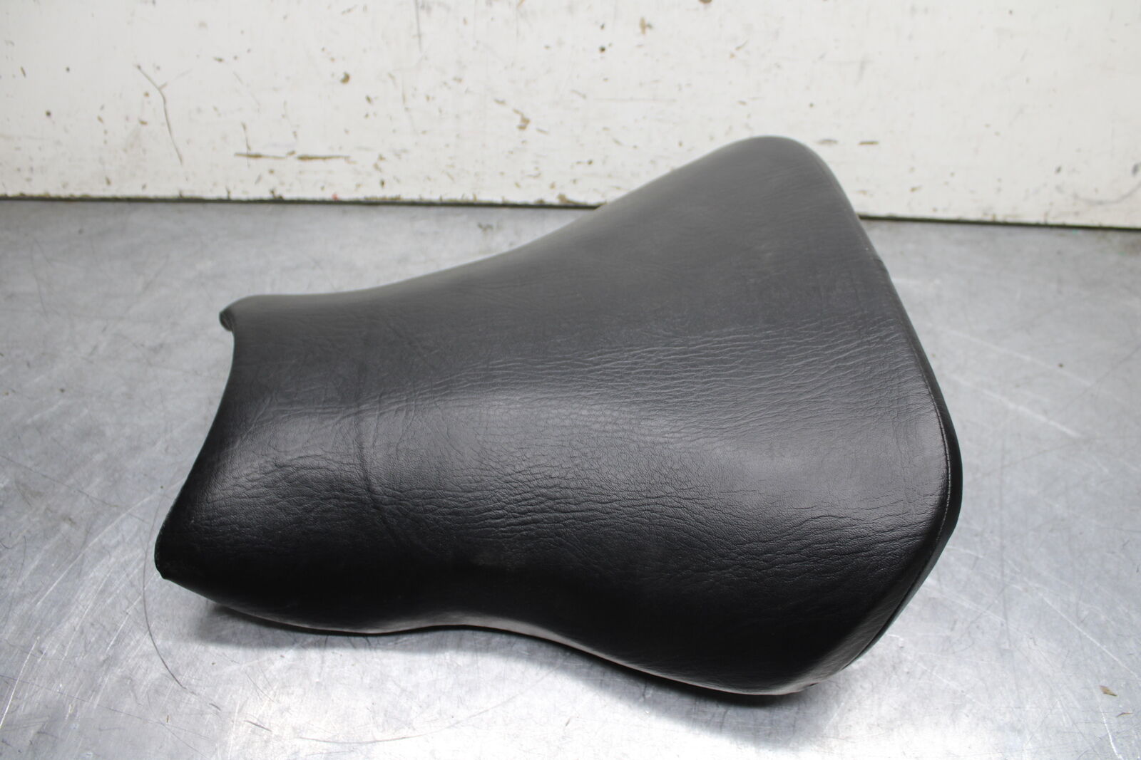 03-06 SUZUKI SV650 AFTERMARKET FRONT DRIVERS SEAT PAD SADDLE PILLION BB392