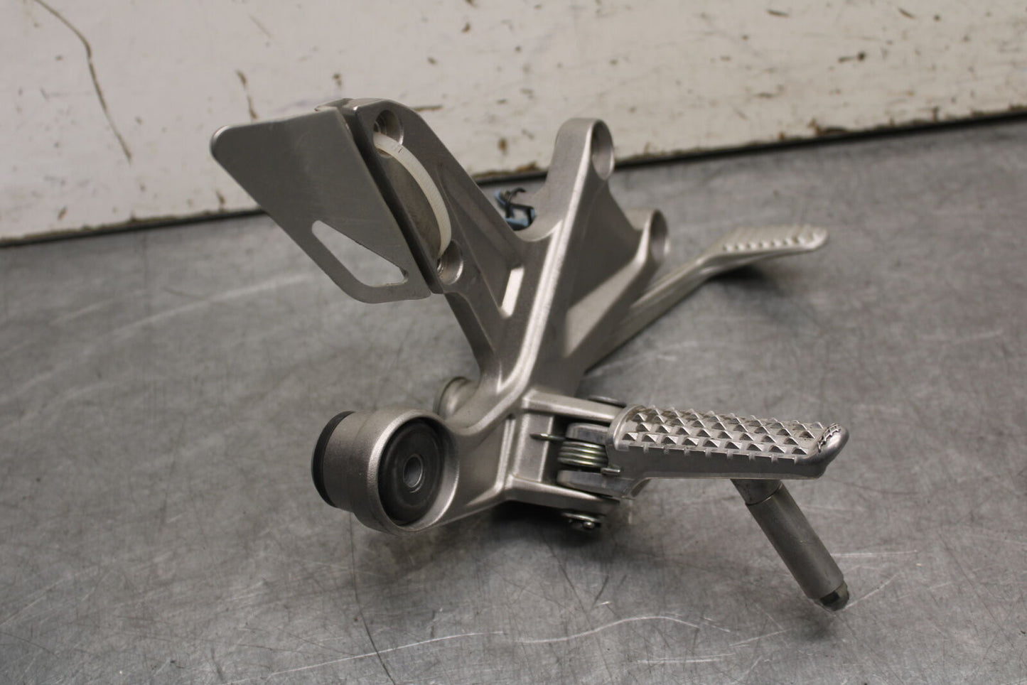17-21 HONDA CBR1000RR SP RIGHT REARSET REAR SET DRIVER FOOT PEG REST STOP BB681