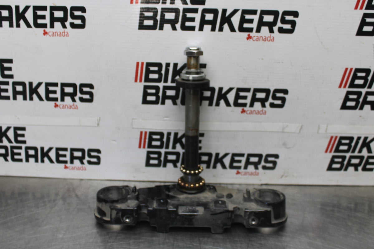 05-09 SUZUKI BOULEVARD C90 FRONT FORKS CLAMP LOWER TRIPLE TREE STEM BB918
