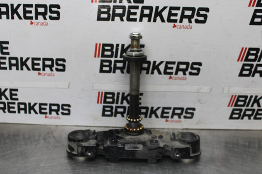 05-09 SUZUKI BOULEVARD C90 FRONT FORKS CLAMP LOWER TRIPLE TREE STEM BB918