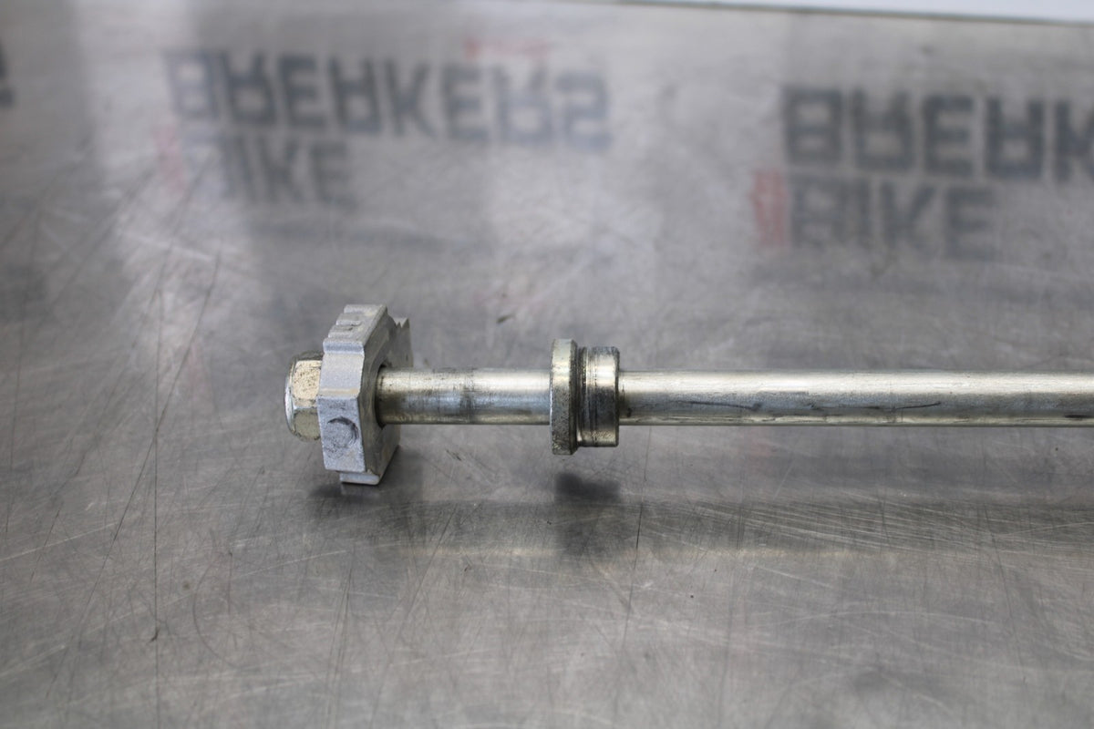 17-22 KTM 390 DUKE REAR AXLE BACK WHEEL RIM PIVOT BOLT AXEL BB180