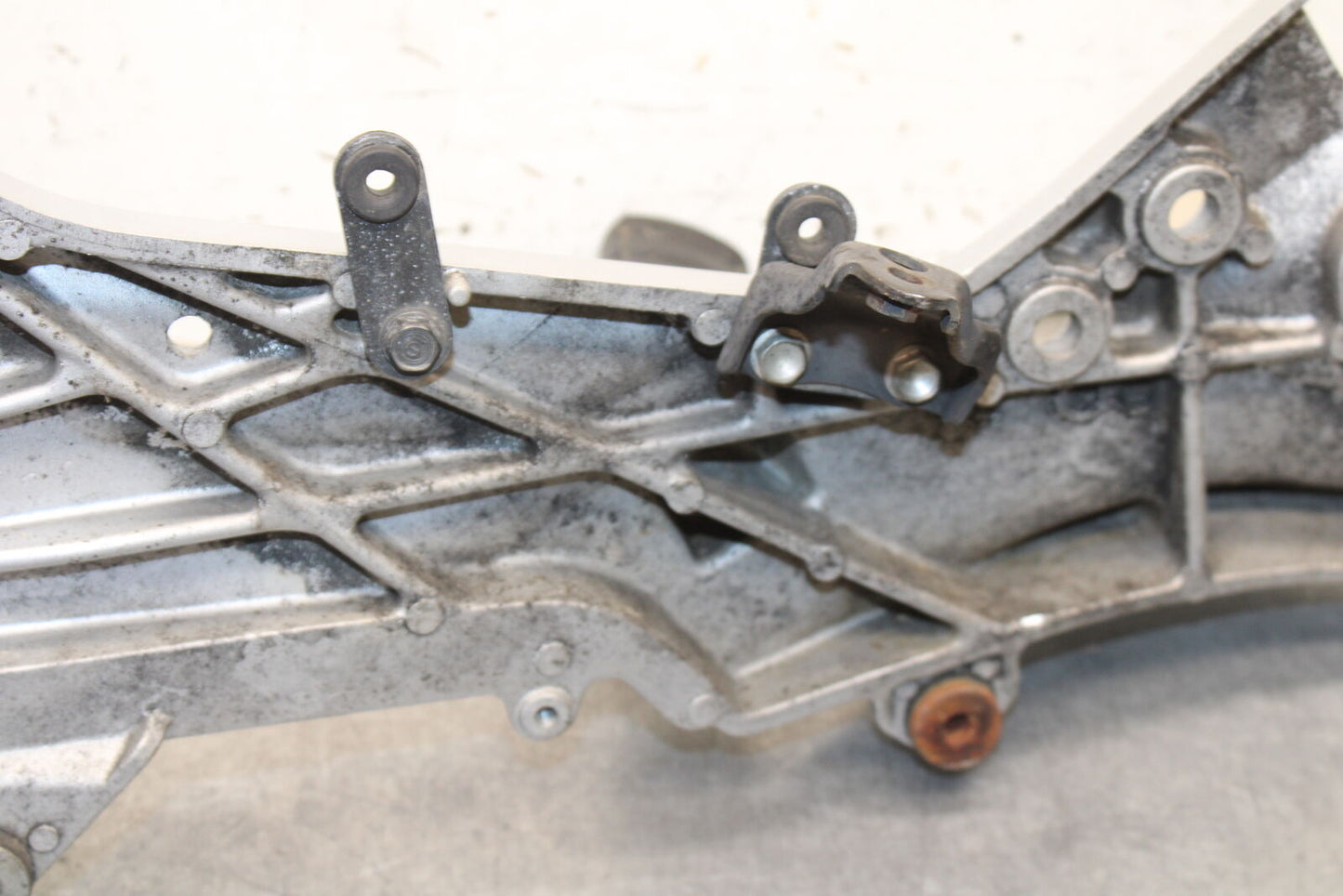 04-12 HONDA ST1300A RIGHT FRONT FOOT REST PEG STEP MOUNT BRACKET BB669