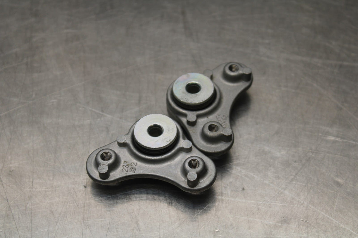18 YAMAHA SUPER TENERE FRONT GAS TANK BRACKET MOUNT SET PAIR BB832