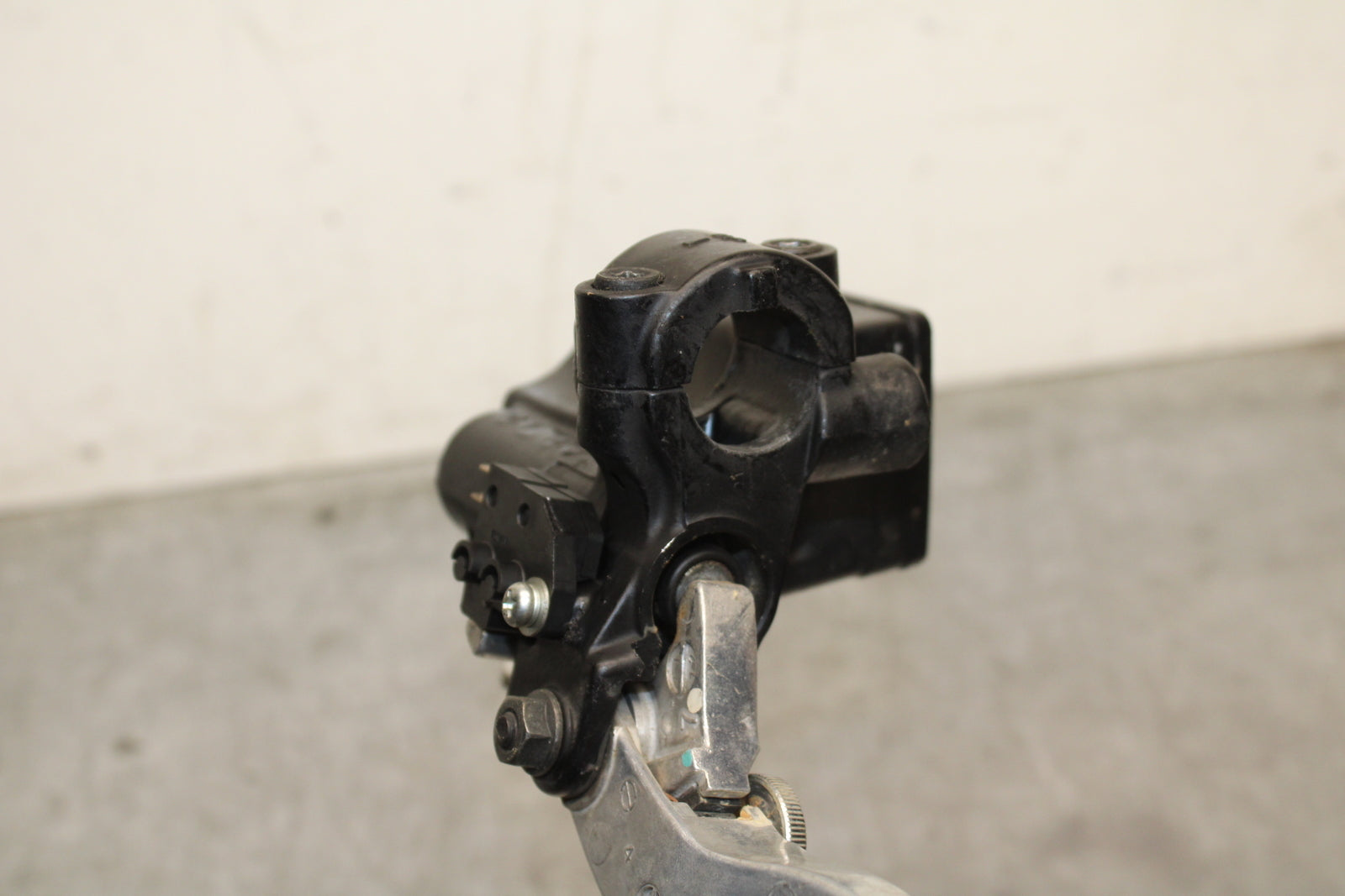 07-09 KAWASAKI VERSYS 650 FRONT BRAKE MASTER CYLINDER w/ LEVER BB125