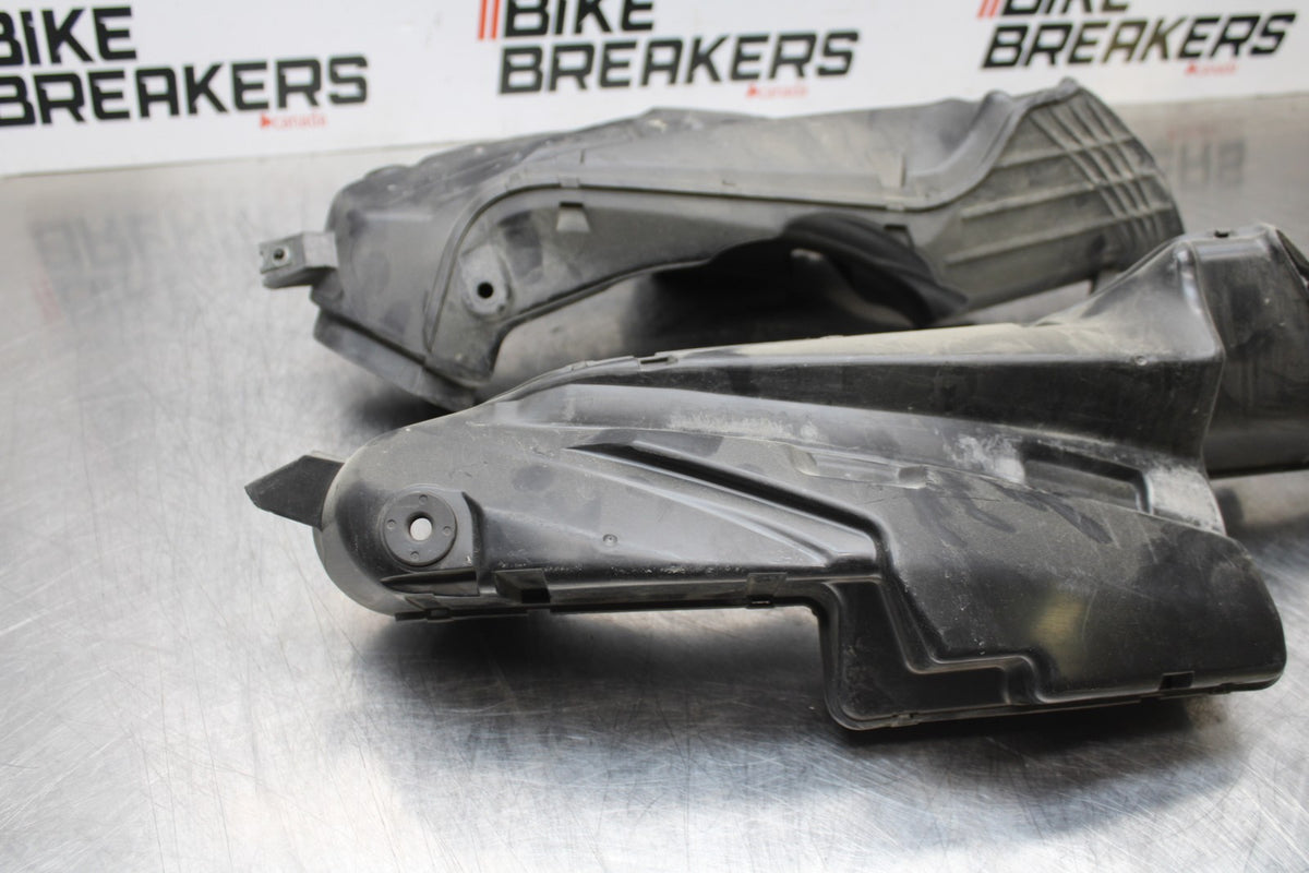 06-07 SUZUKI GSXR 600 RIGHT LEFT AIR INTAKE DUCTS BB178