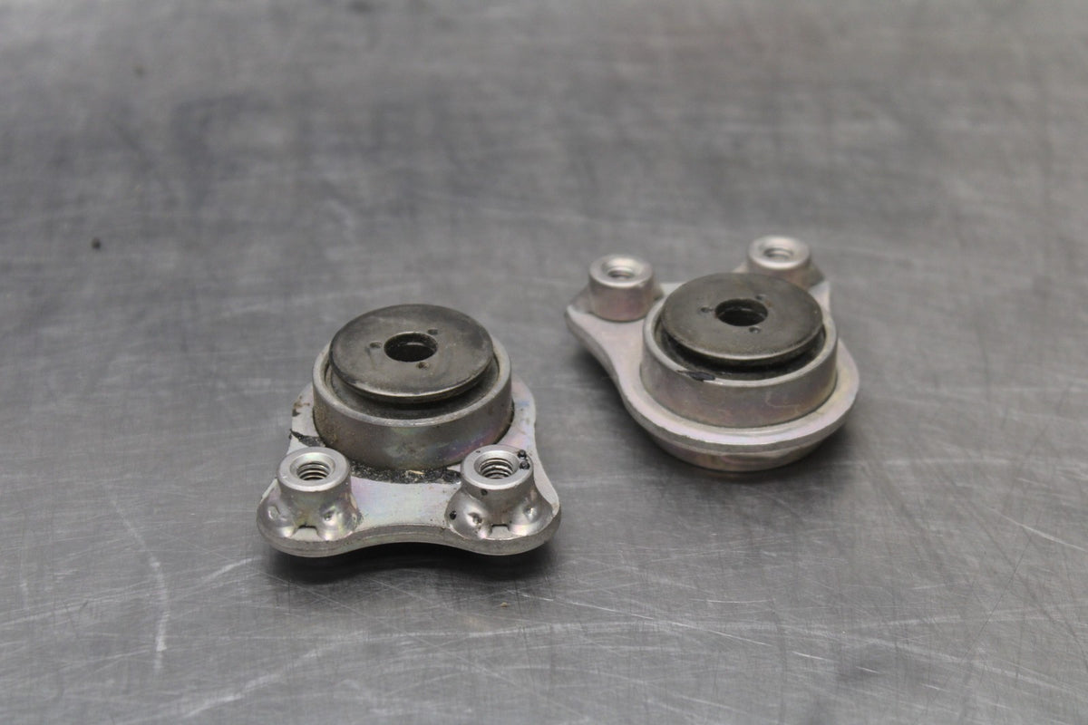 22-25 YAMAHA YZF R7 EXHAUST MUFFLER HEADER MOUNT BRACKET HANGER BB940