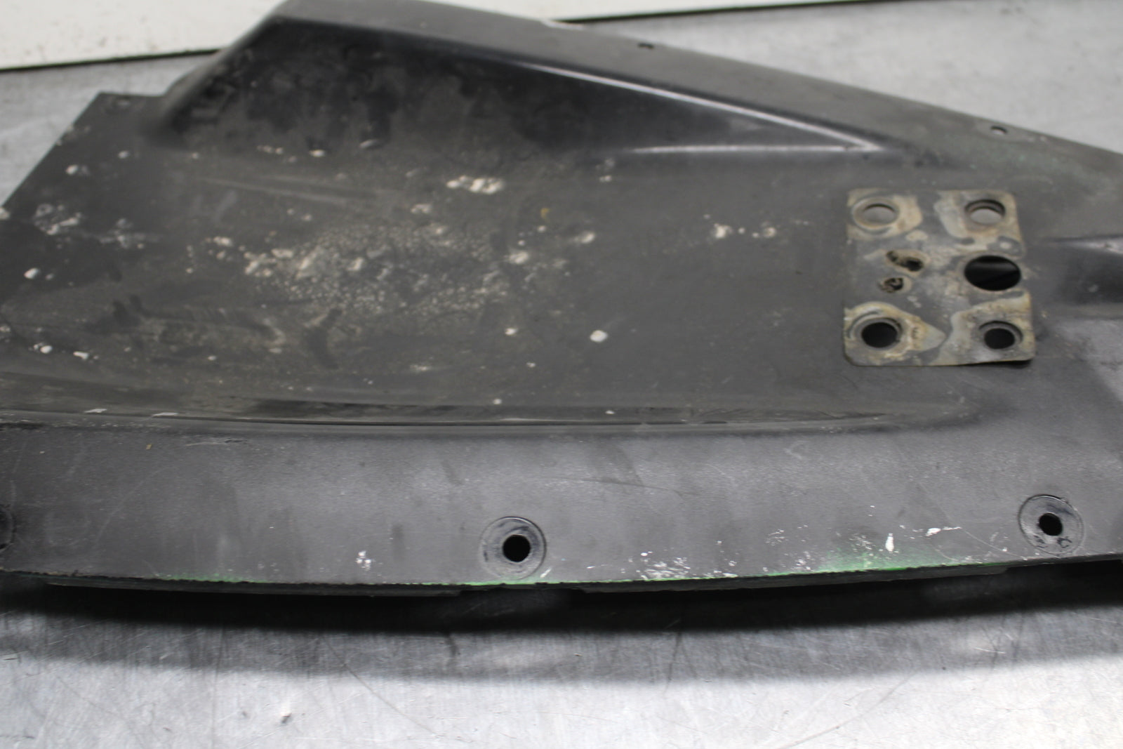 03-05 YAMAHA YZF R6  REAR BACK TAIL UNDERTAIL FAIRING COWL FENDER BB751