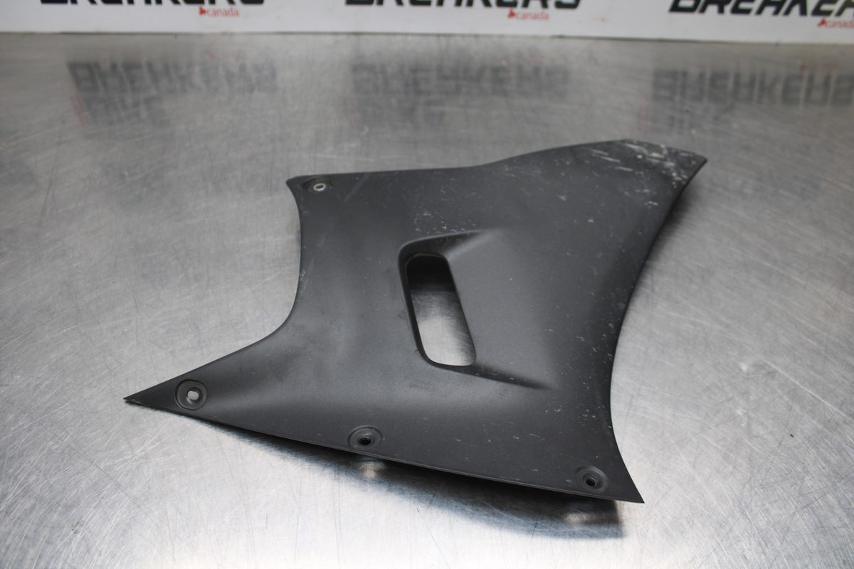 22-25 YAMAHA YZF R7 LEFT LOWER BOTTOM BELLY SIDE FAIRING COWL BB769