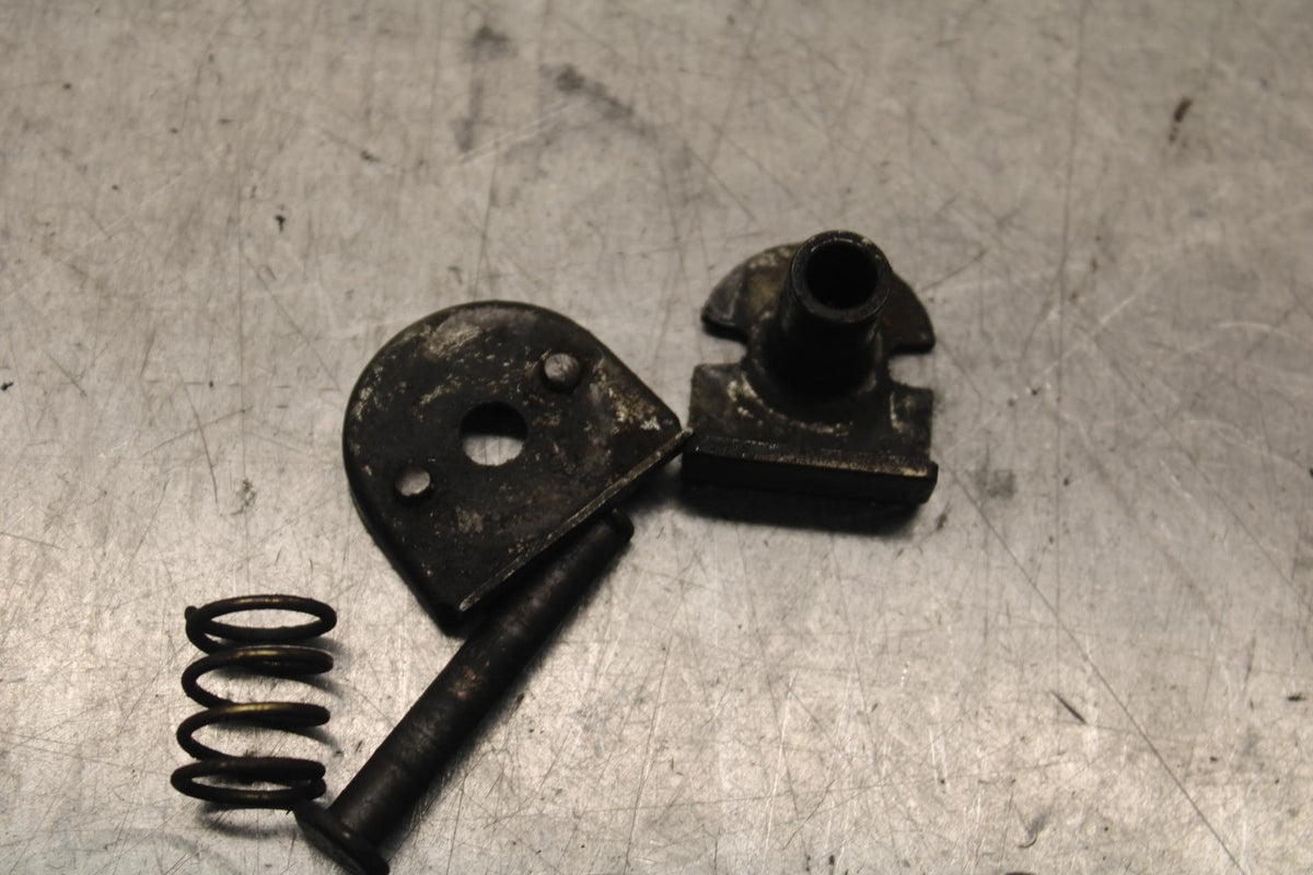 84-86 KAWASAKI GPZ900 REAR BACK PASSENGER PEG SET PAIR BB84