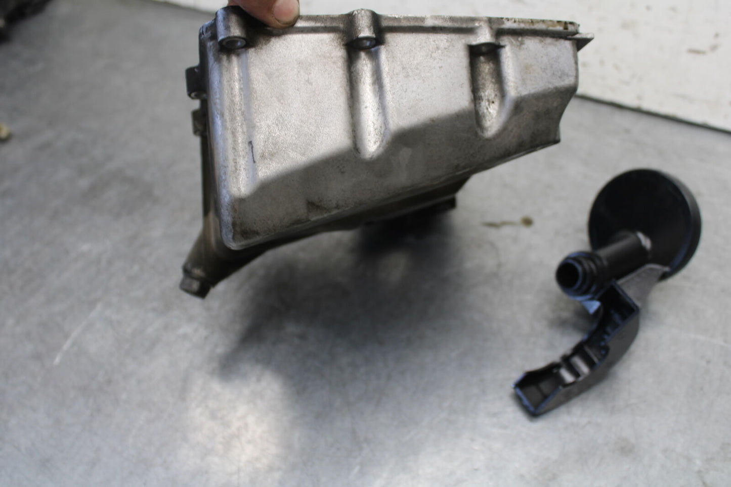 08-09 YAMAHA YZF R6S ENGINE MOTOR BOTTOM OIL PAN COVER  BB690