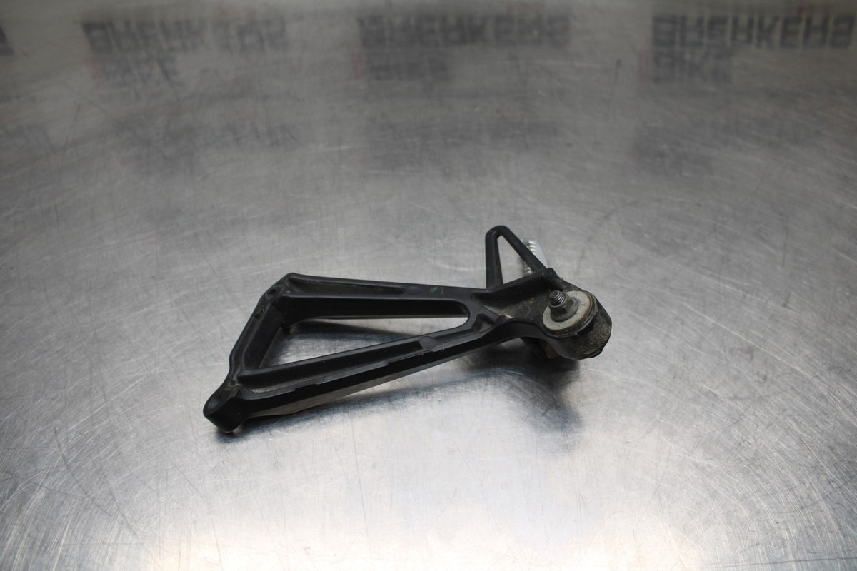 17-18 YAMAHA YZF R3 RIGHT REAR BACK PASSENGER PEG BB813