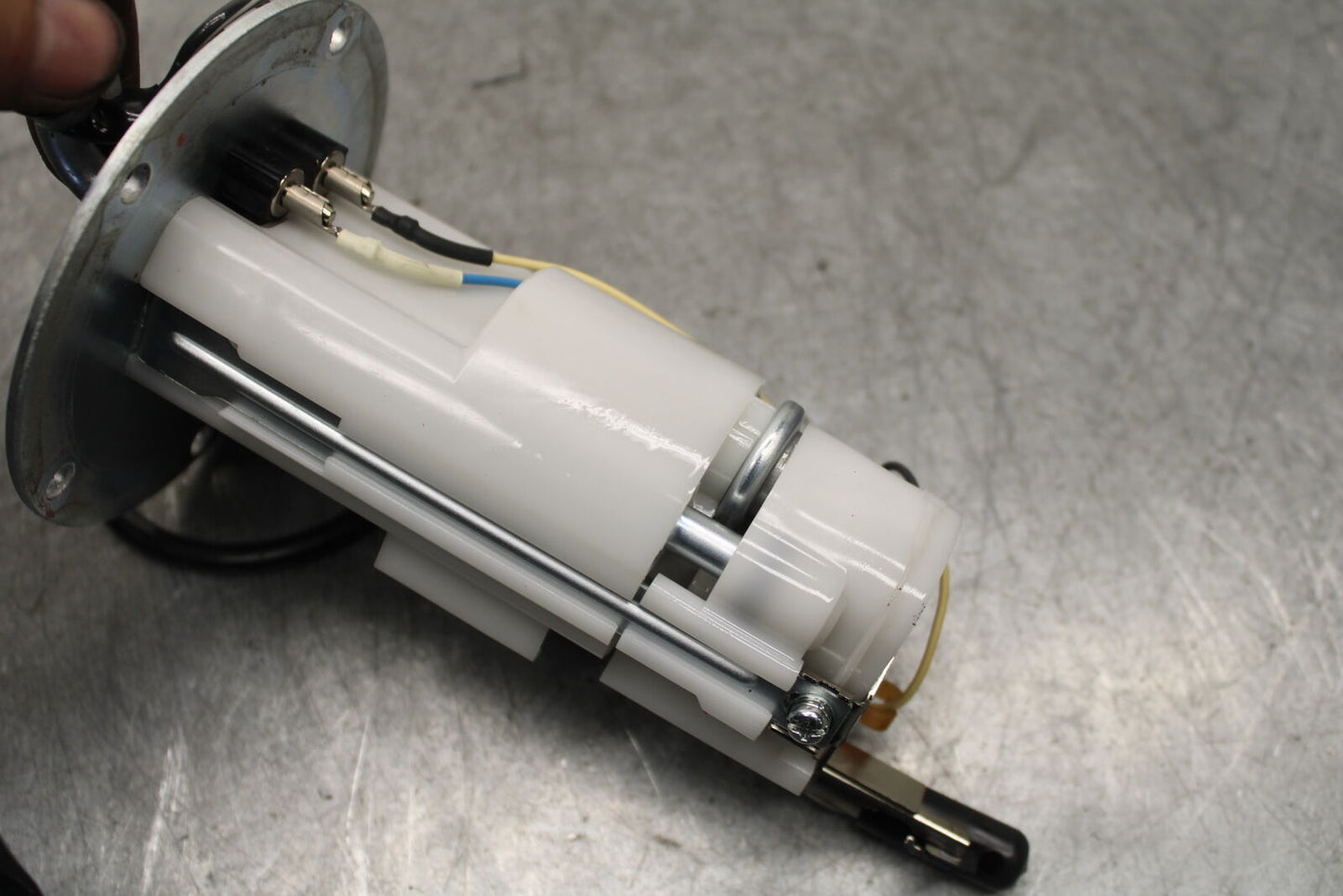 13-18 KAWASAKI NINJA ZX6R FUEL PUMP GAS PETROL SENDER UNIT 49040-0023 BB666