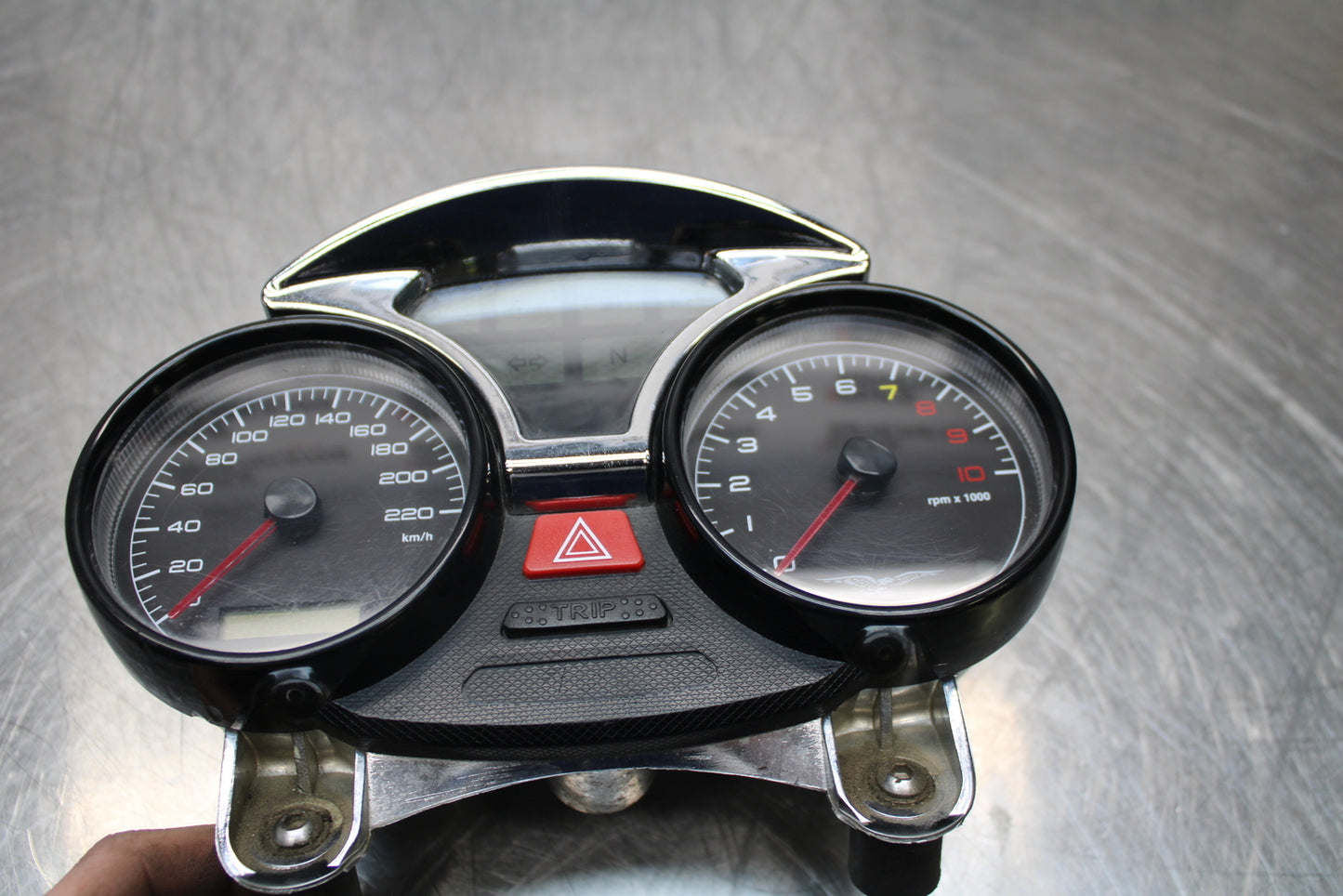 08 MOTO GUZZI BREVA 750 SPEEDO TACH GAUGES DISPLAY CLUSTER SPEEDOMETER BB154