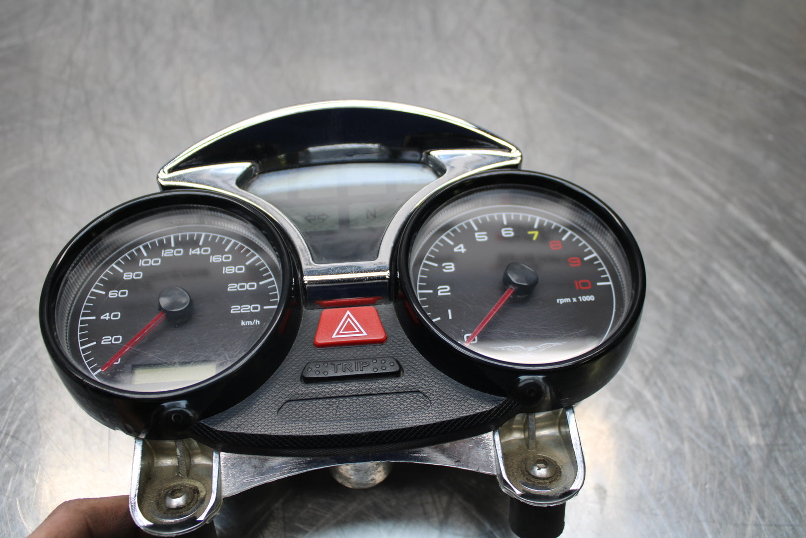 08 MOTO GUZZI BREVA 750 SPEEDO TACH GAUGES DISPLAY CLUSTER SPEEDOMETER BB154