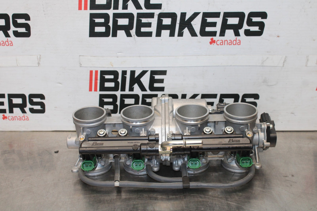 25 KAWASAKI Z900 MAIN FUEL INJECTORS / THROTTLE BODIES BB928