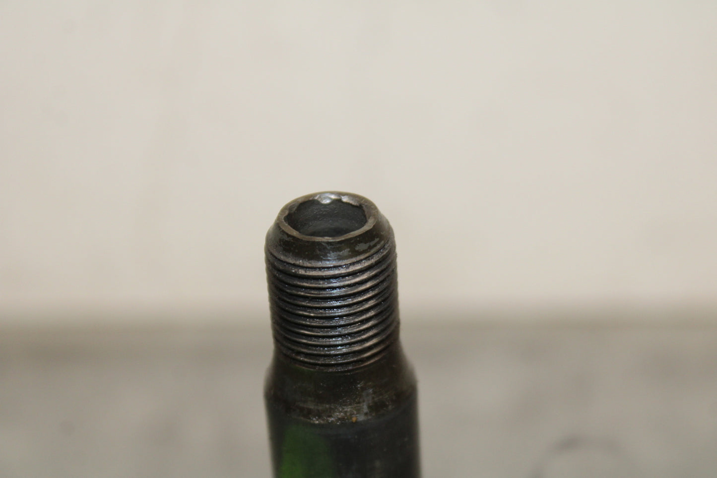 00-01 YAMAHA YZF R1 FRONT WHEEL RIM AXLE PIVOT BOLT BB755