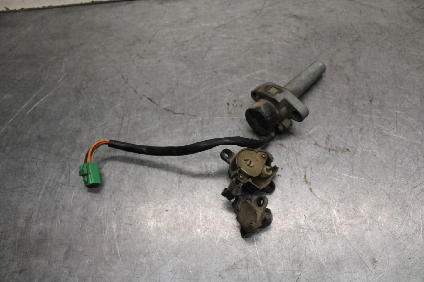 85-86 SUZUKI MADURA 1200 IGNITION LOCK KEY SET AND SEAT LOCK  BB691