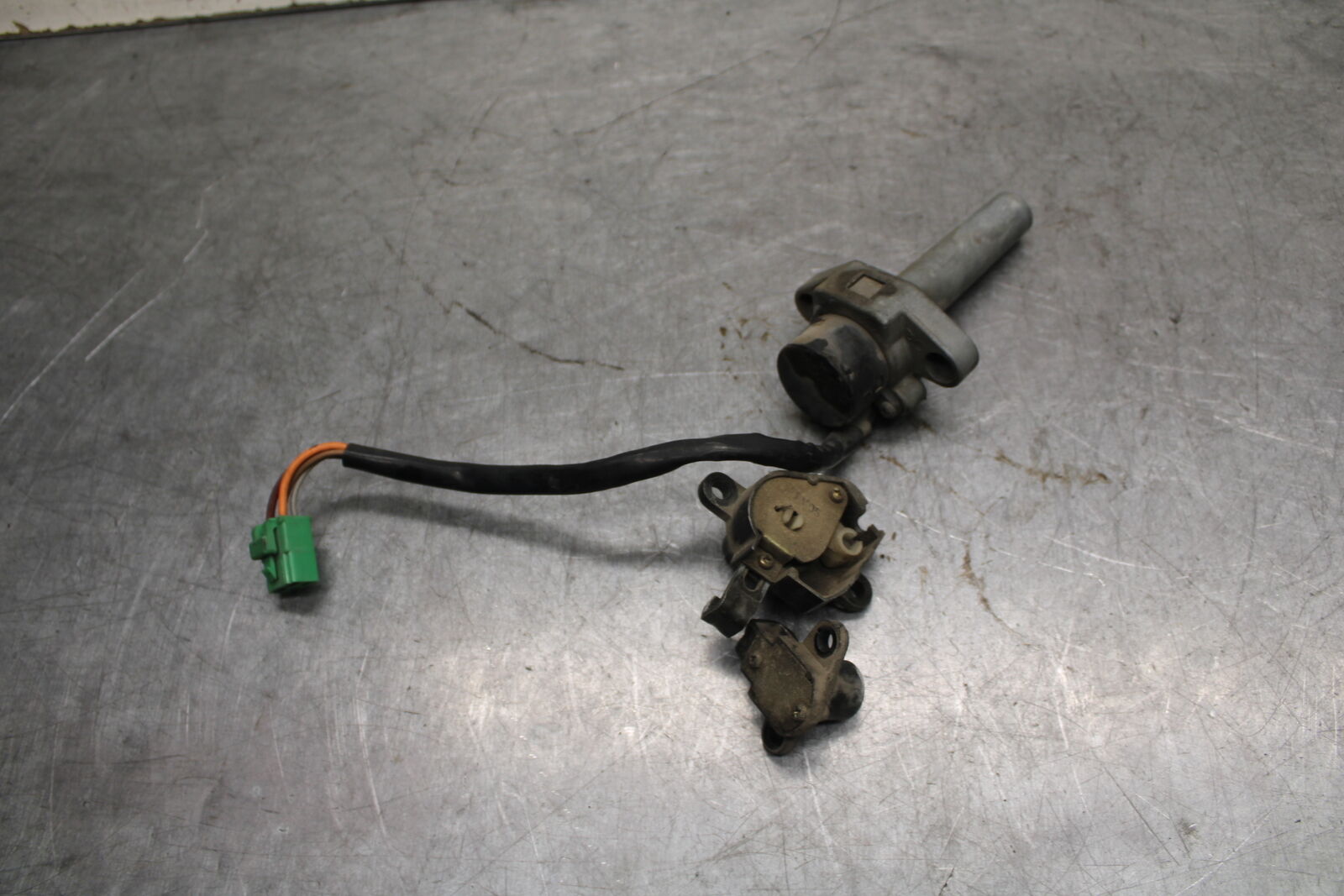85-86 SUZUKI MADURA 1200 IGNITION LOCK KEY SET AND SEAT LOCK  BB691