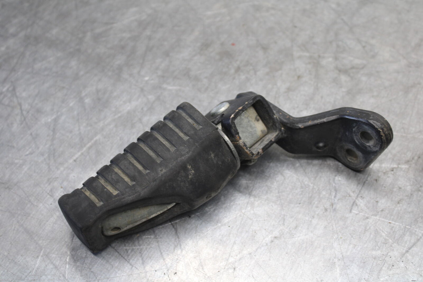 08-18 KAWASAKI KLR650 FRONT FOOT RESTS PEGS STEPS SET PAIR BB707