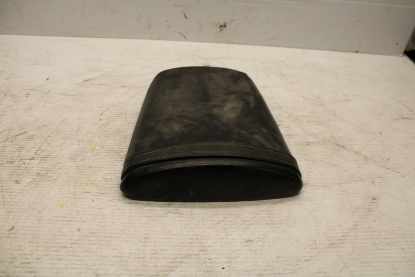 05-06 HONDA CBR600RR REAR BACK PASSENGER TANDEM SEAT PAD SADDLE PILLION BB307