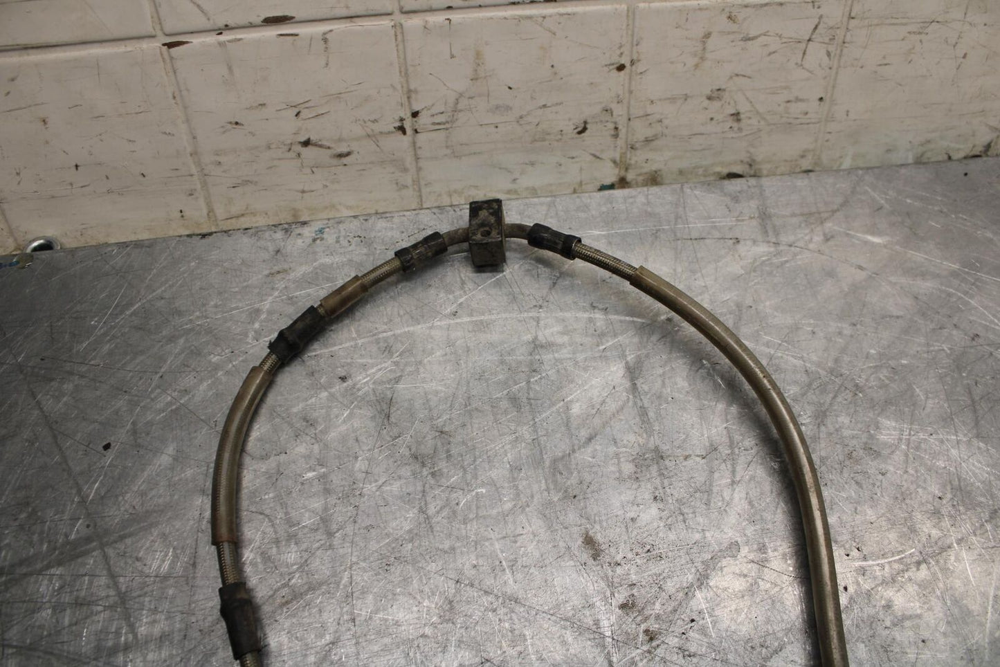 18 YAMAHA YZF R1  FRONT BRAKE CALIPER HOSES LINES BB473