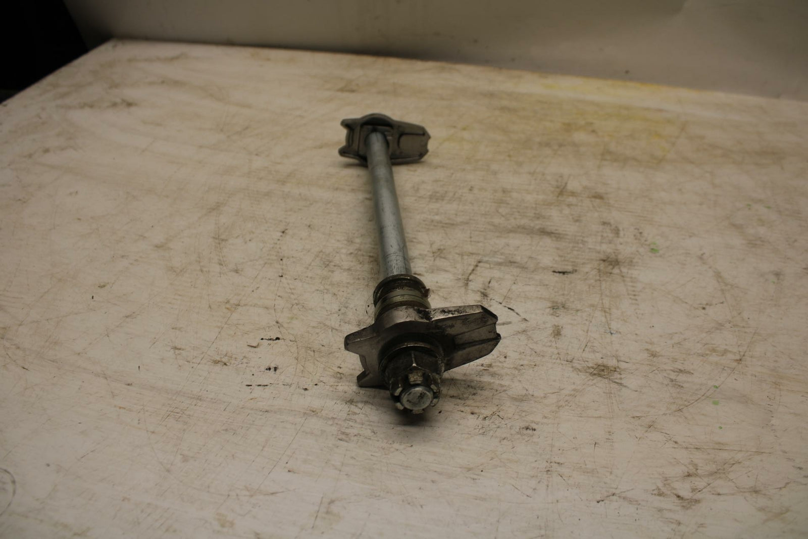 11-12 KAWASAKI NINJA 400 EX400 C REAR AXLE BACK WHEEL RIM PIVOT BOLT AXEL BB358