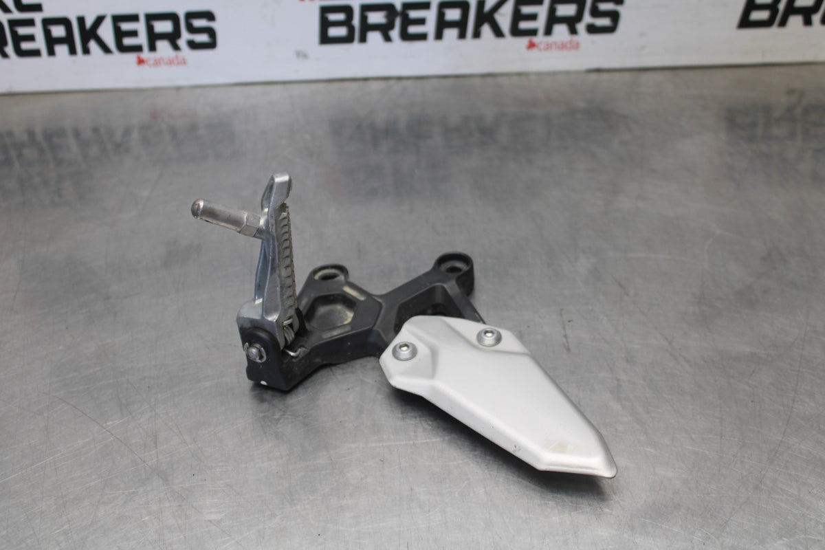 23-26 KAWASAKI NINJA ZX4RR LEFT REARSET REAR SET DRIVER FOOT PEG REST STOP BB898