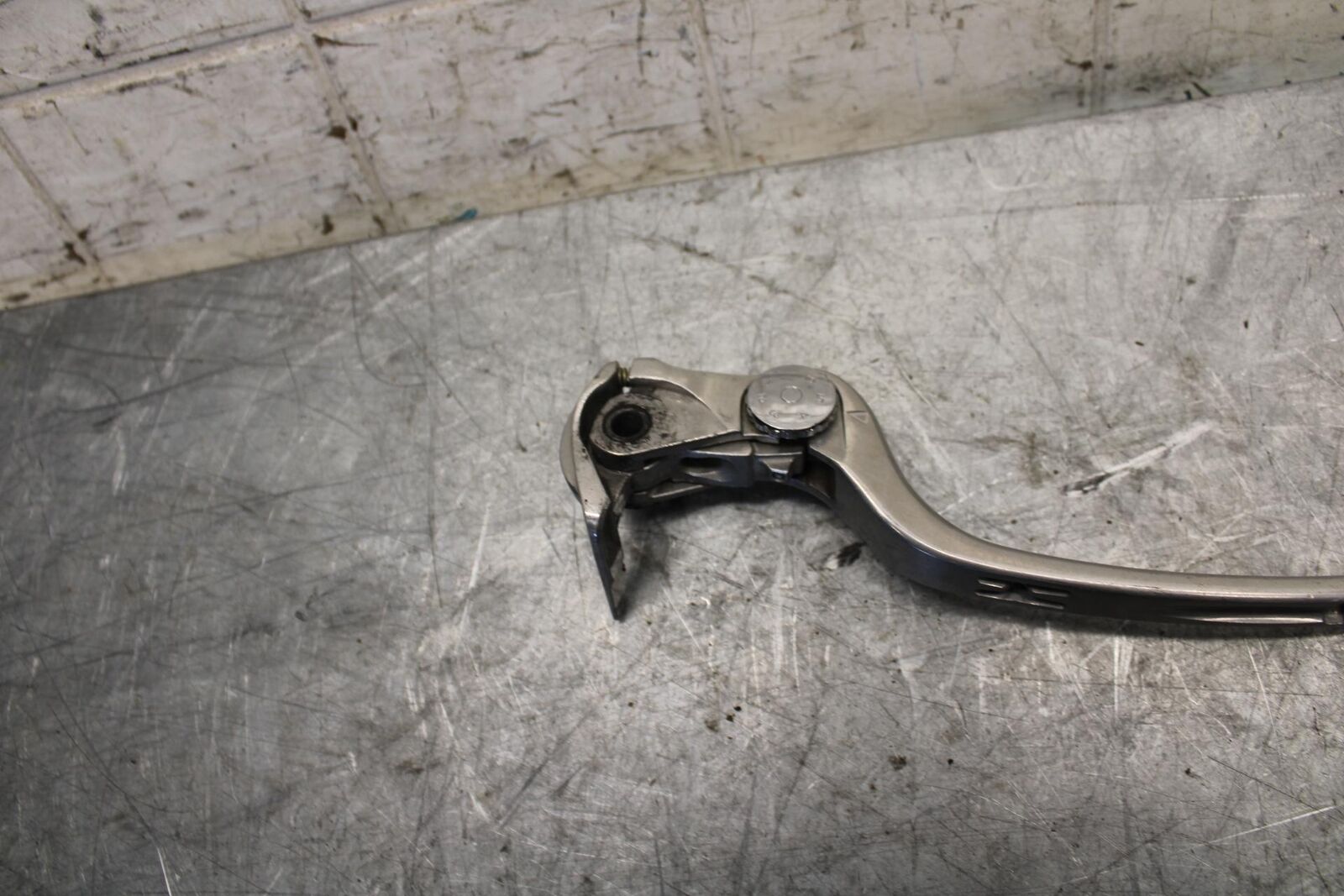 2004 Suzuki GSXR600 RIGHT CLIPON HANDLEBAR BRAKE LEVER 57300-29G01 BB528