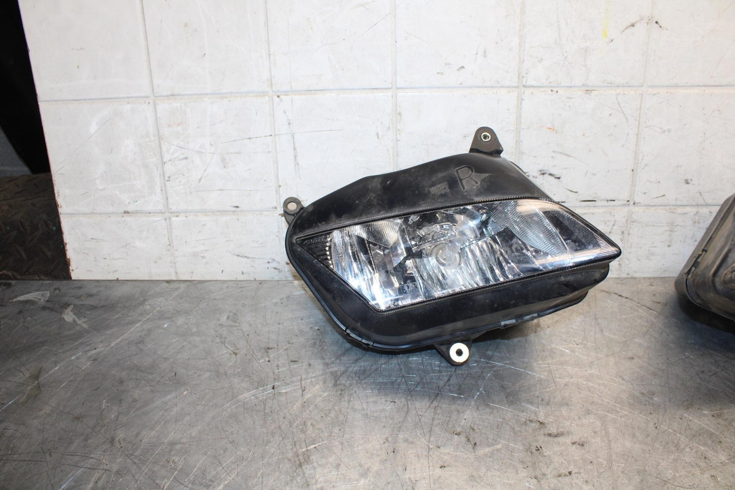 2011 Honda CBR600RR FRONT HEADLIGHT HEAD LIGHT LAMP PAIR BB520