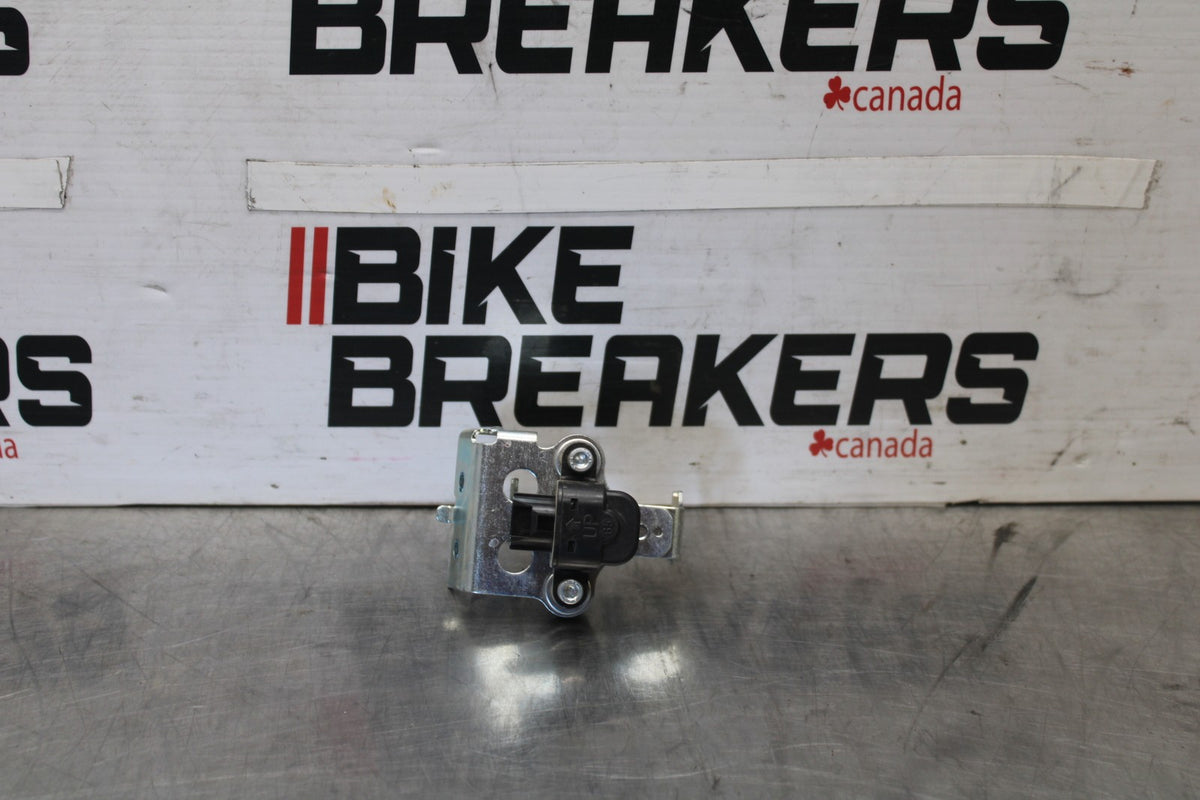 25 KAWASAKI Z900 TIP OVER BANK ANGLE CRASH SENSOR SWITCH  BB928