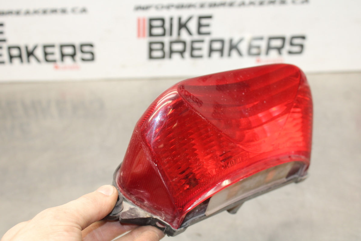 98-05 HONDA SUPER HAWK 1000 VTR1000F REAR TAIL TAILLIGHT BACK BRAKE LIGHT BB821