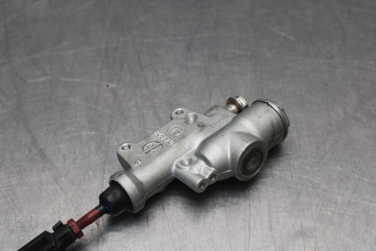 16 APRILIA TUONO V4 1100 REAR BACK BRAKE MASTER CYLINDER BB905