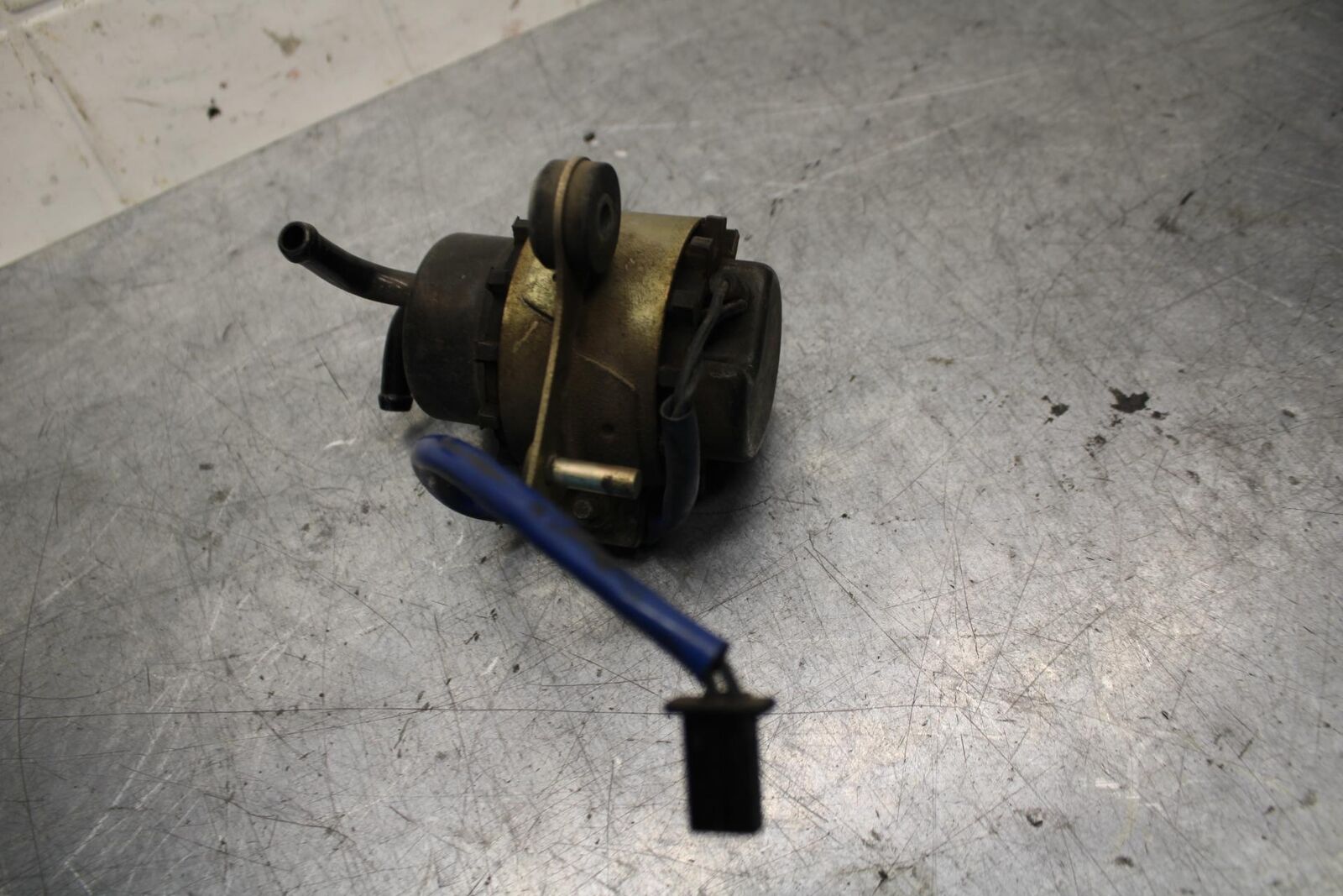 89-90 YAMAHA FZR600 FUEL PUMP GAS PETROL SENDER UNIT BB76