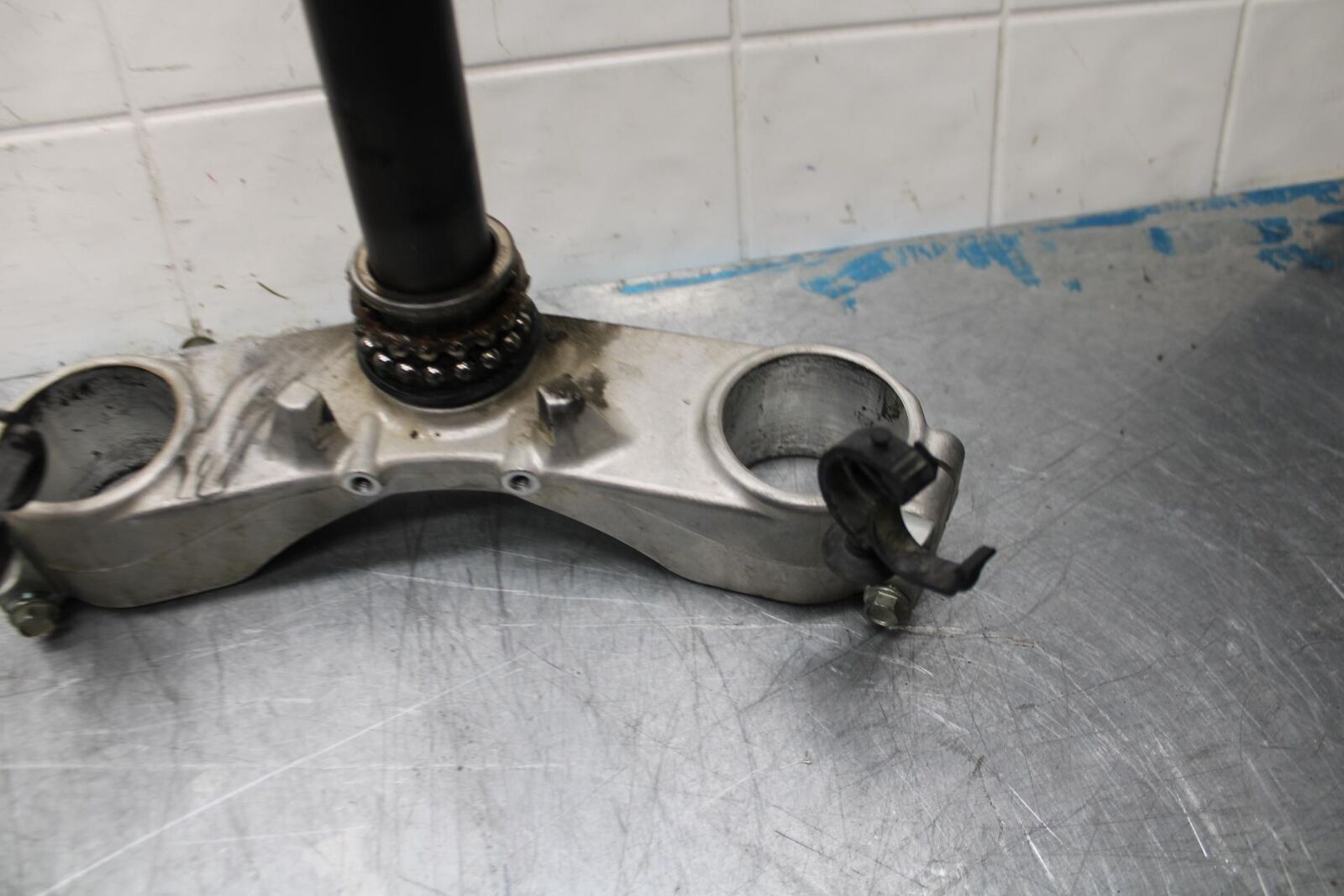 07-08 KAWASAKI CONCOURS 1400 ABS FRONT FORKS CLAMP LOWER TRIPLE TREE STEM BB449