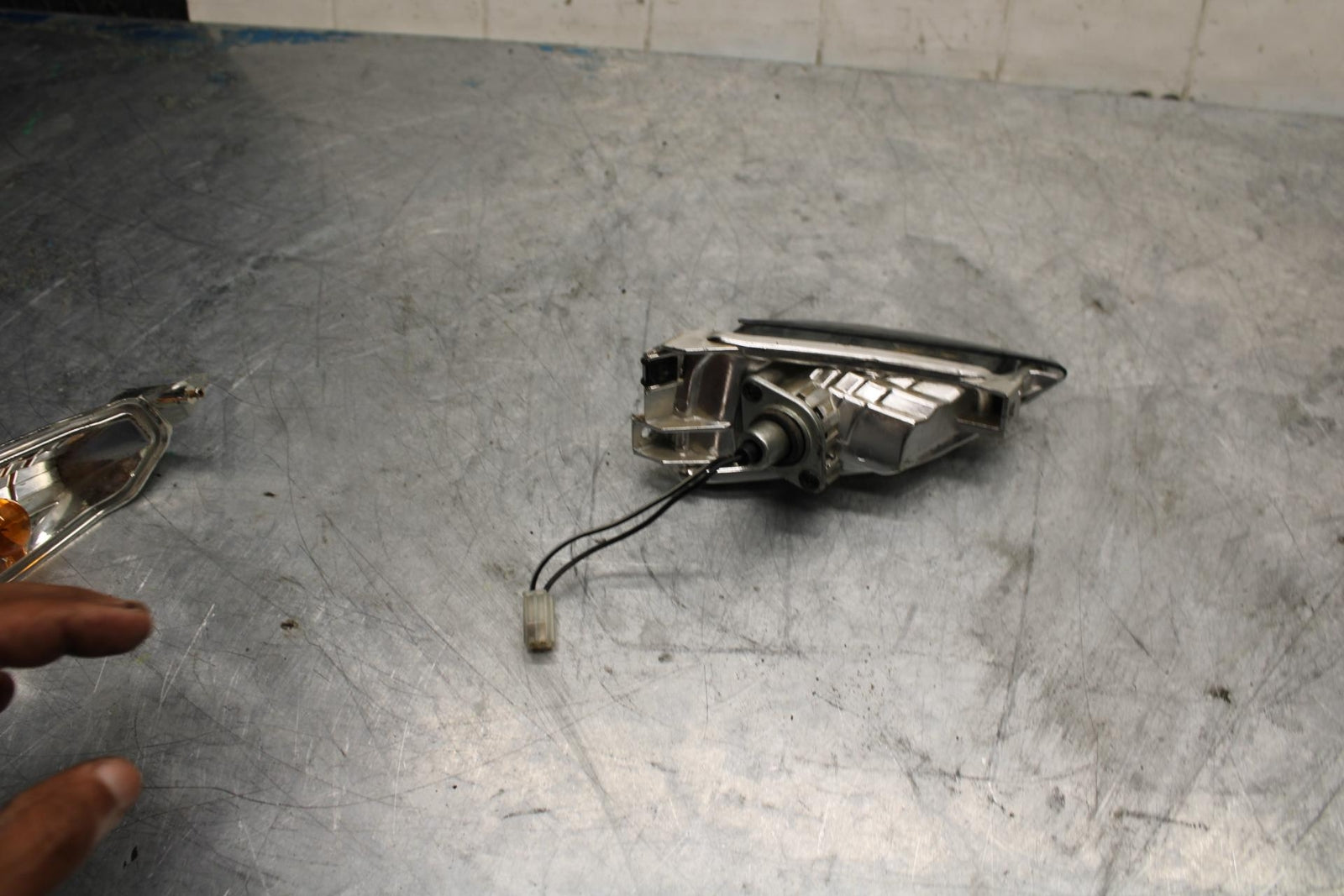 09-16 SUZUKI GSXR1000 RIGHT REAR BACK TURN SIGNAL LIGHT INDICATOR BB439