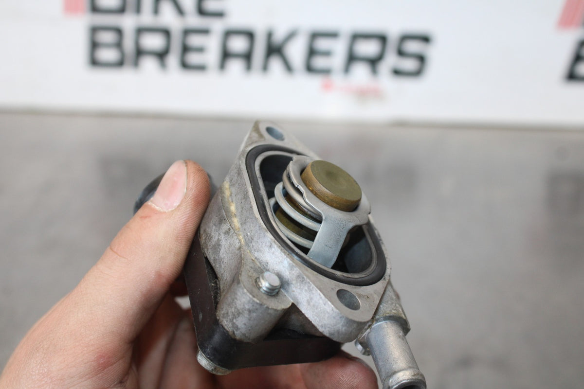 11-24 SUZUKI GSXR750 THERMOSTAT W HOUSING ASSEMBLY BB879