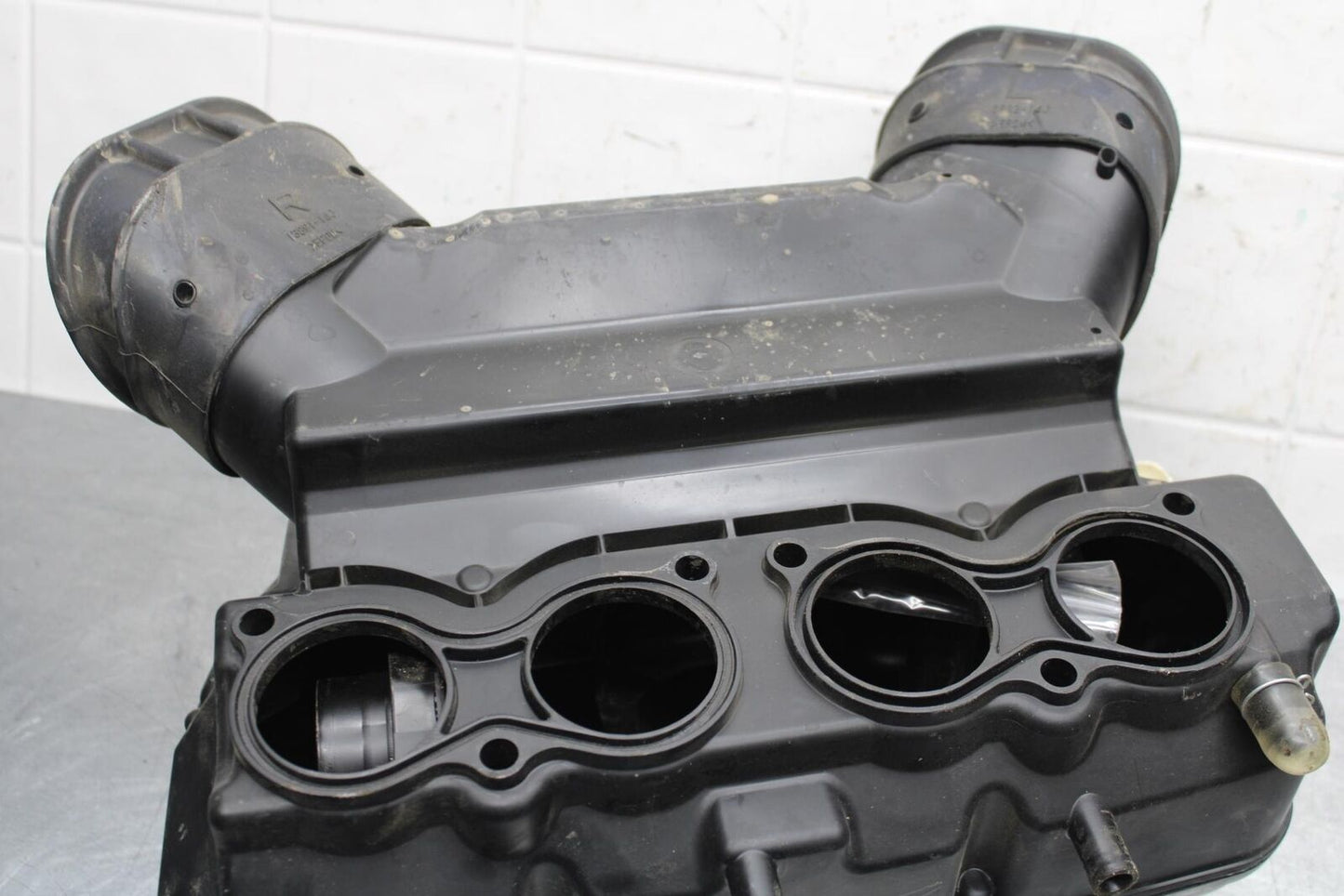 2015 Suzuki GSXR750 AIRBOX AIR INTAKE FILTER BOX BB595