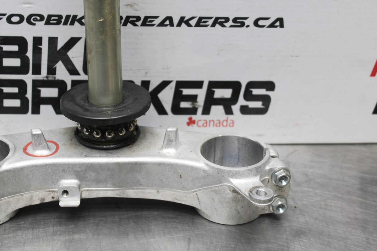 20-25 SUZUKI GSXR750 FRONT FORKS CLAMP LOWER TRIPLE TREE STEM BB810